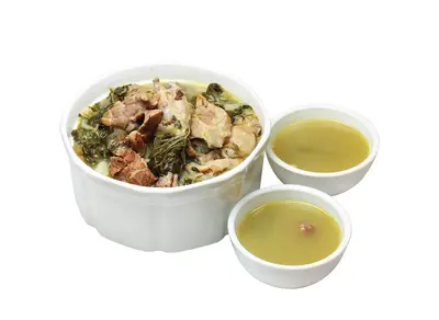 Slow-cooked dried vegetable and pork lung soup
