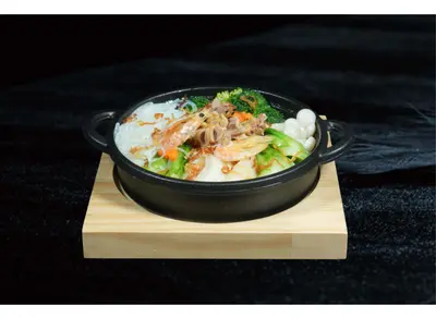 Soybean Milk and Hainanese Mixed Vegetables in Casserole