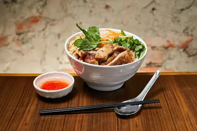 Lemongrass Pork Chop with Dry Noodles